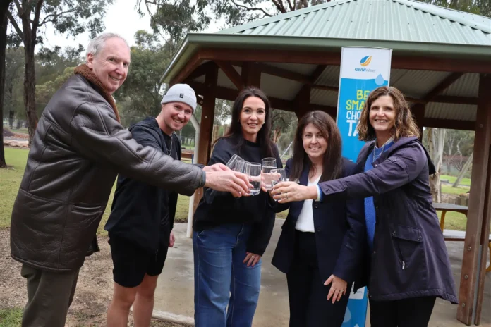 Cr Richard Hicks, Dylan Feduniw (Kaniva P-12 College), Courtenay Wallis (Kaniva Progress Association), Sally Marshall (GWMWater acting general manager), Caroline Welsh (GWMWater board chair).
