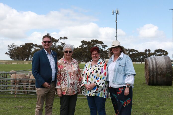 President of Kaniva A and P Society Jim Alexander, Robyn Hendy, Lisa Hicks and Secretary of Kaniva A and P Society Kaye Bothe.